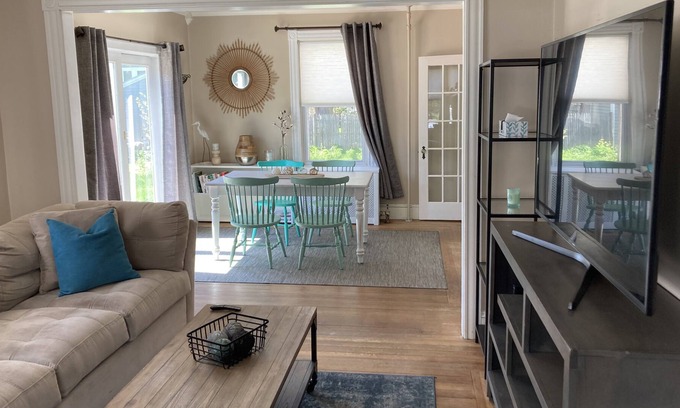 Lincoln House | Outside Providence! - Entire 3-Bed House Near Twin River Casino!