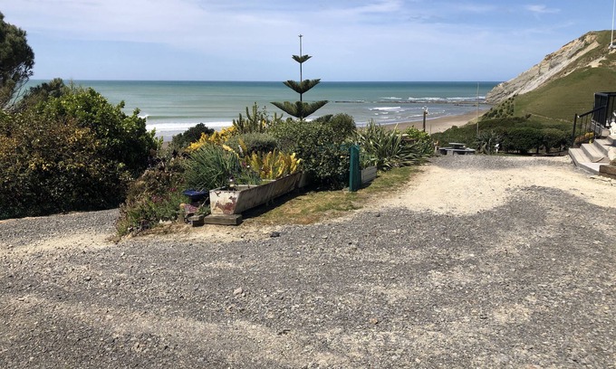 Porangahau House | Outstanding Sea Views; Lovely Accommodation
