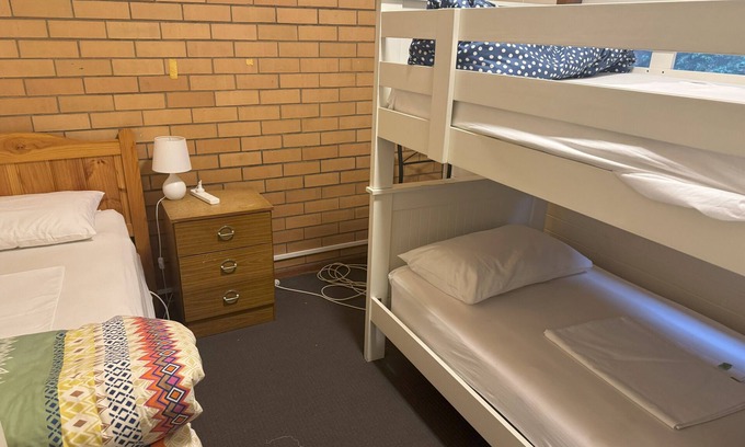 Bright Apartment | Ovensview On Riverside