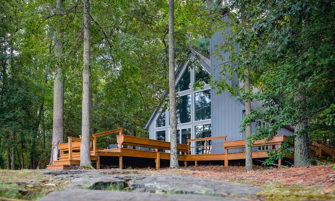 Sherwood House | Overlook on Dun's Cove - Luxury waterfront hideaway minutes from St. Michaels