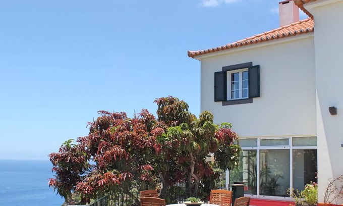 Estrela da Calheta Villa | Overlooking Calheta Beach | Casa Do Julio