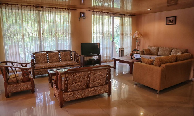 Gomagoda House | Overlooking Mahaweli Rever ideal for nature lovers who wish to. Stay calm area.