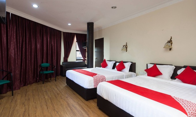 Taman Bunga Ros Hotel | OYO 43915 T P Hotel