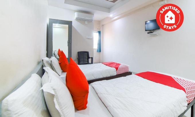 Ambav Hotel | OYO 69652 Om Restaurant And Guest House