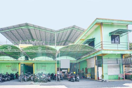 Gresik Hotel | OYO 91747 Gamping Homestay Syariah