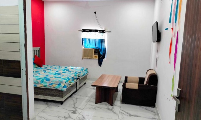 Narnaul Hotel | OYO Blue Moon
