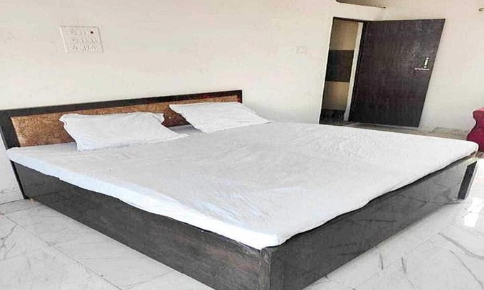 Bulandshahr Hotel | OYO Deep Garden