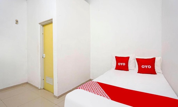 Waru Hotel | OYO Life 91670 Mannsur Homestay Syariah