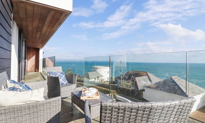 Saint Goran Cottage | OYSTERCATCHER, pet friendly, luxury holiday cottage in Mevagissey