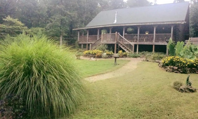 Winslow Cabin | Ozark Mountain Log Cabin Retreat in Northwest Arkansas