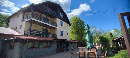 Cartisoara Hotel | Pârâul Rece Transfăgărășan