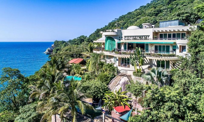 Boca de Tomatlan Villa | P V Villa 4 rent near Colomitos, Las Animas, Yalapa beach