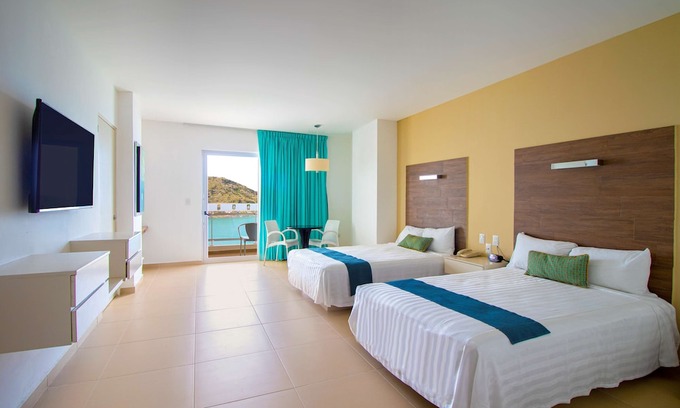 Zona Dorada Hotel | Pacific Palace Beach Tower Hotel