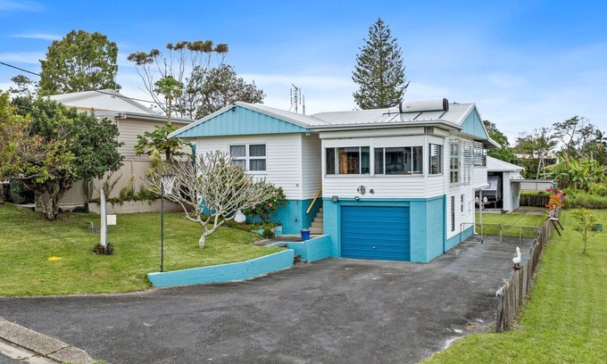 Kingscliff House | Pacific Waves - Pet Friendly Original Beach House