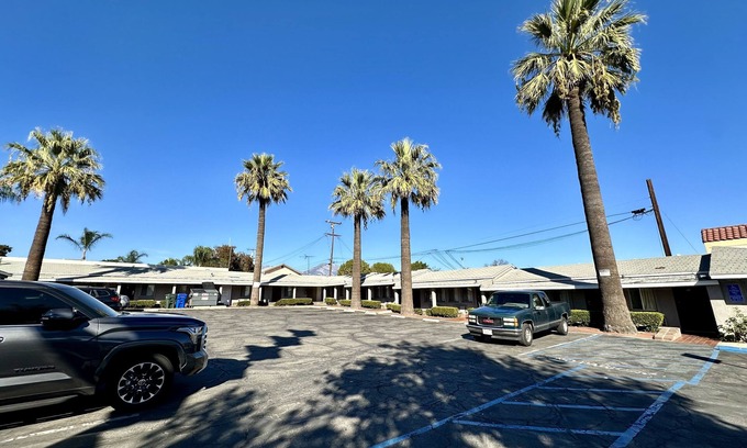 Westmont Hotel | Pala Motel