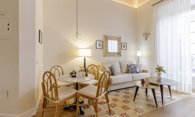 La Goleta Apartment | Palacio Vegafuente 2.1