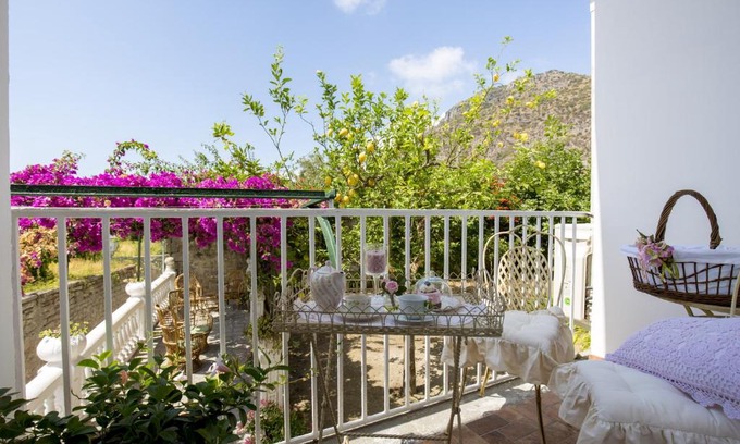 Meta House | Palazzo Cacace Relais