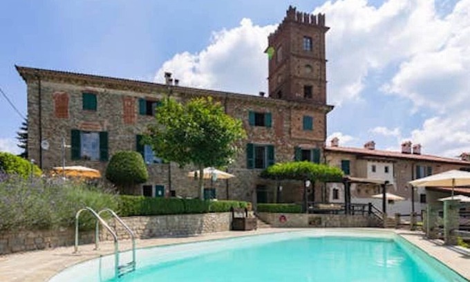 Segno Apartment | Palazzo K - Savona - 2 bedroom apartment in farmhouse with pool (Apt 5)