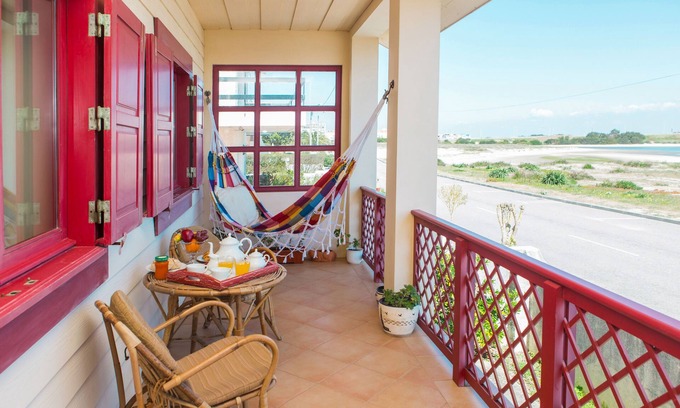 Barra Villa | Palheiro Amarelo da Biarritz - situated on the Costa Nova beachfront