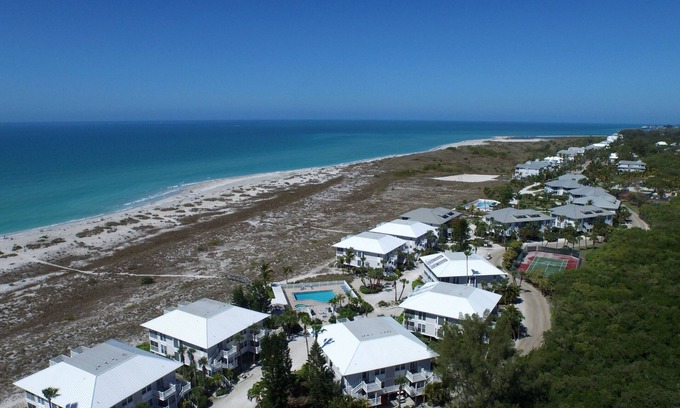 Palm Island House | Palm Island 2 Bedroom Superior Villa by RedAwning
