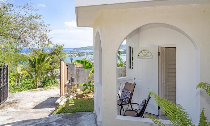 Reading House | Palm Leaf Cottage