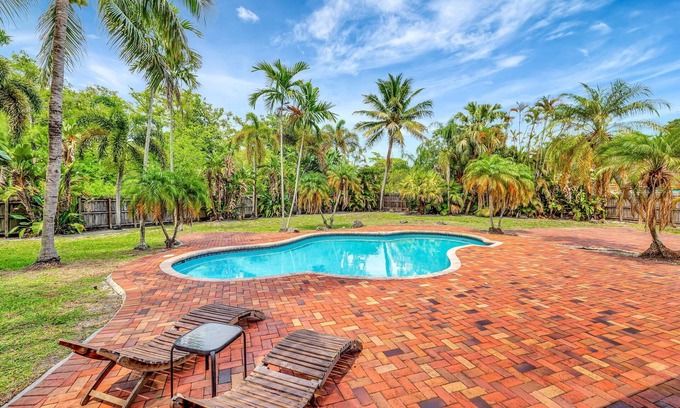Tamarac House | Palm Tree Paradise House with Private Pool.