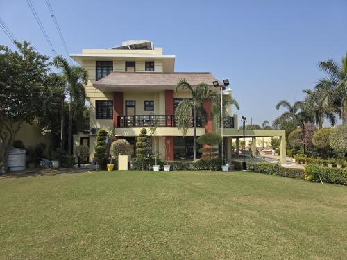 Varanasi House | Pandya Farm