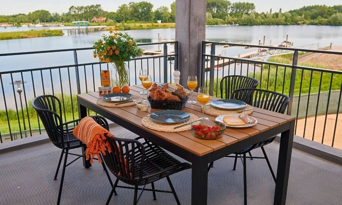Thorn Apartment | Panorama Lake View Apartment 4p