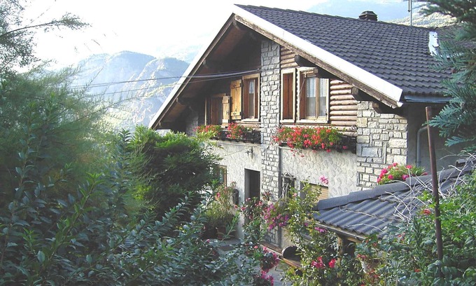 Villeneuve Apartment | Panoramic Apartment Entrance Valleys Gran Paradiso National Park