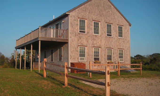 Madaket House | Panoramic House in Madaket Near Beach.