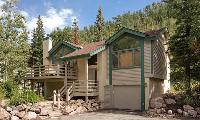 Vail House | Panoramic Mountain Views, Private Hot Tub, Pet Friendly