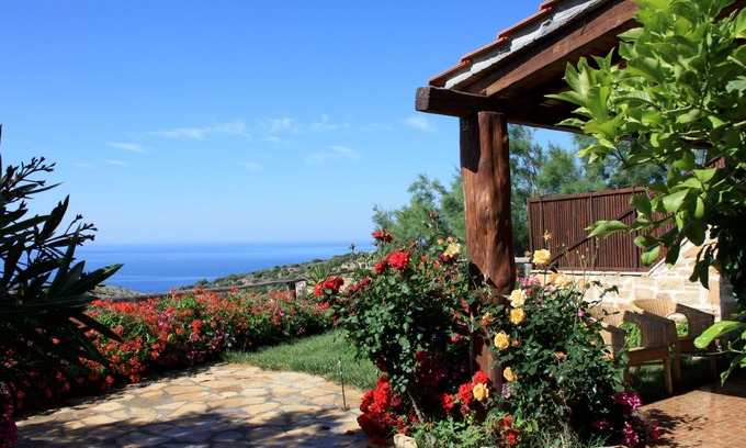 Triopetra House | Panoramic view of the sea, close to the beach, wifi - holiday home Triopetra, Cr