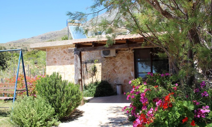 Triopetra House | Panoramic view of the sea, close to the beach, wifi - holiday home Triopetra, Cr