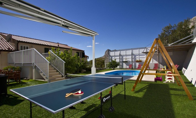 Omis Villa | Panoramic view, swimming pool, 9 bedrooms, fitness, 7 bathrooms, 16 persons