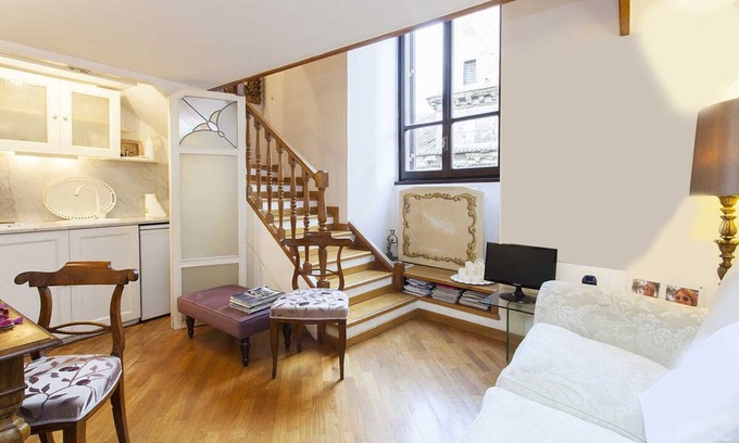 Rione III Colonna Apartment | Pantheon in love suite with wonderful views