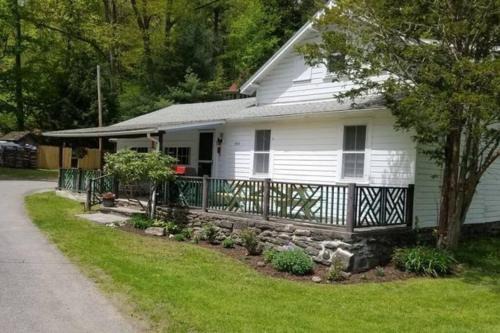 Phoenicia Apartment | Panther Mountain Lodge