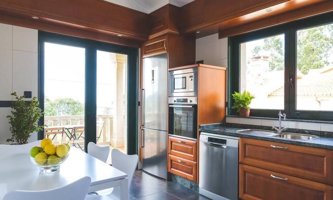 Vilarrube House | Pantin Beach View Villa Pool Aloha-te