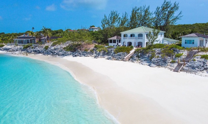 Forbes Hill House | Papaya House Exuma on Spectacular Beach