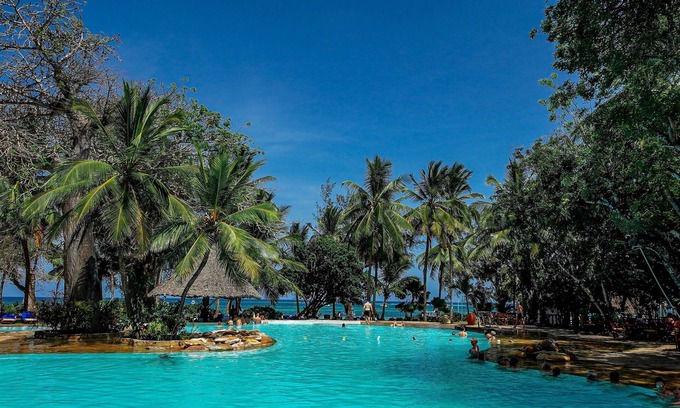Galu Hotel | Papillon Lagoon Reef