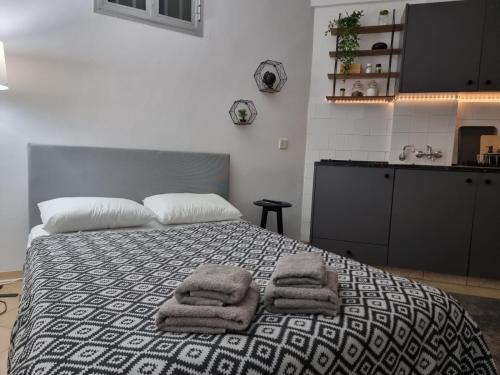 Aglantzia Apartment | Paradise Garden Sweet Studio