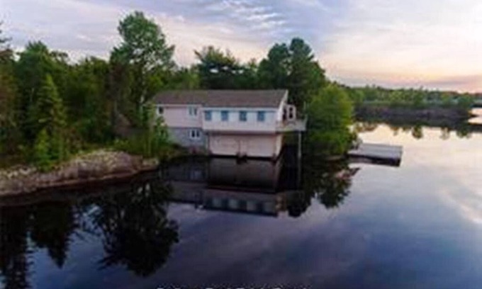 St. Charles House | Paradise on the water