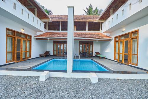 Muttom Cabin | Paraikal Beach Resort