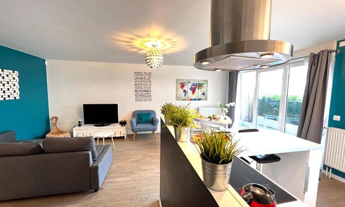 Universite Apartment | Paris La-Defense - U Arena - 2 Bedrooms - Terrace & Wifi