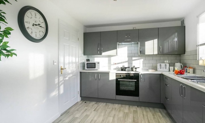 Lincoln House | * Parking * Sleeps 6 *Fast Wi-FI