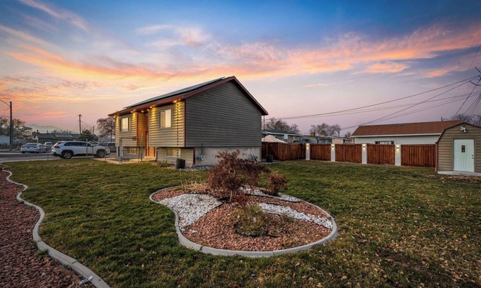 Taylorsville House | Parkside 4BR Retreat, Family Friendly