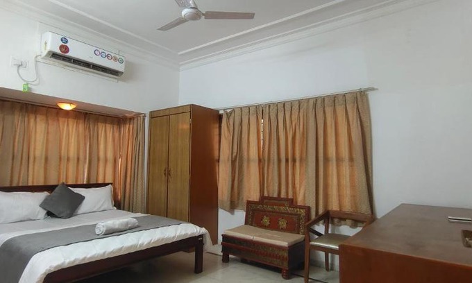 Gandhinagar Apartment | ParKwooD hospitality service gandhinagar