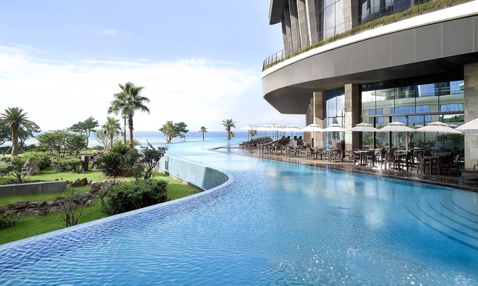 Jungmun Hotel | Parnas Hotel Jeju