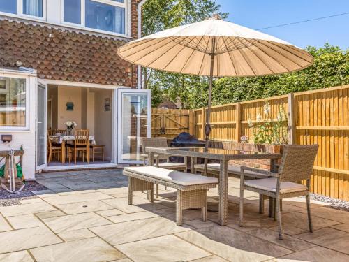 Bosham House | Pass the Keys 3 bedroom Cottage in the heart of beautiful Bosham