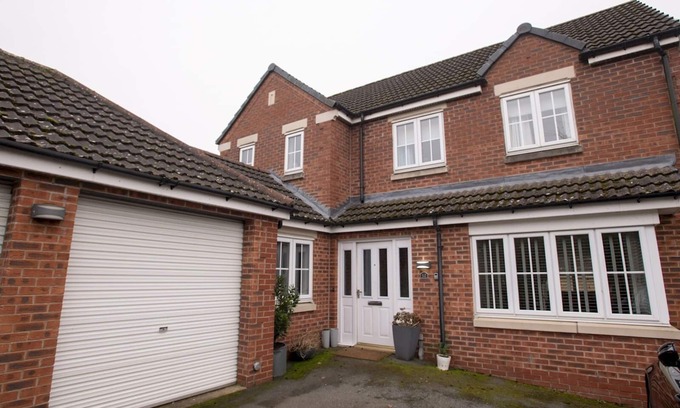 Lincoln House | Pass the Keys | Charming Getaway Near Central Lincoln