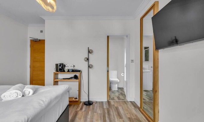 Petham Apartment | Pass the Keys | Church View a Tranquil Space for Two